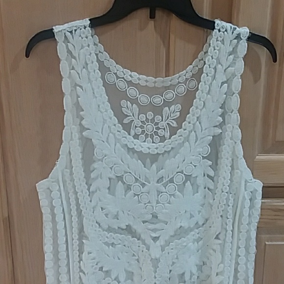 🥰Sheer sleeveless lace tank - Picture 8 of 8